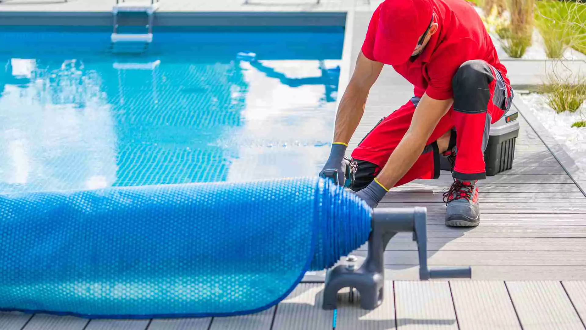 Fibreglass pool installation