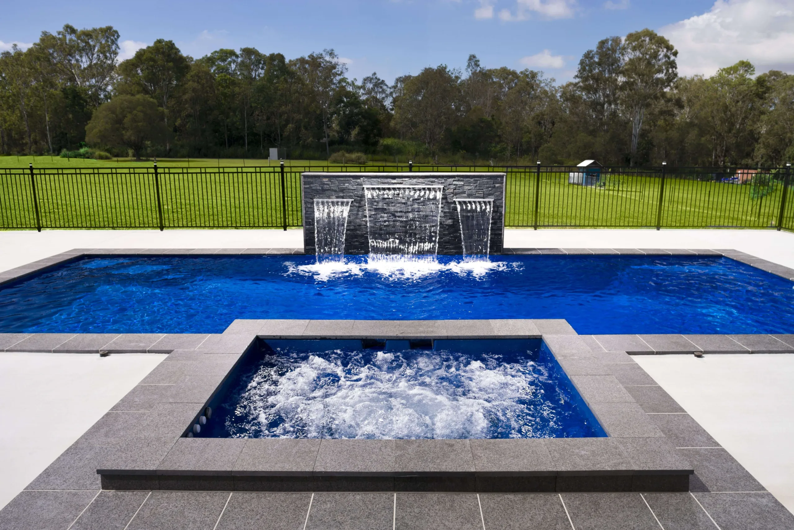 Modern pool design