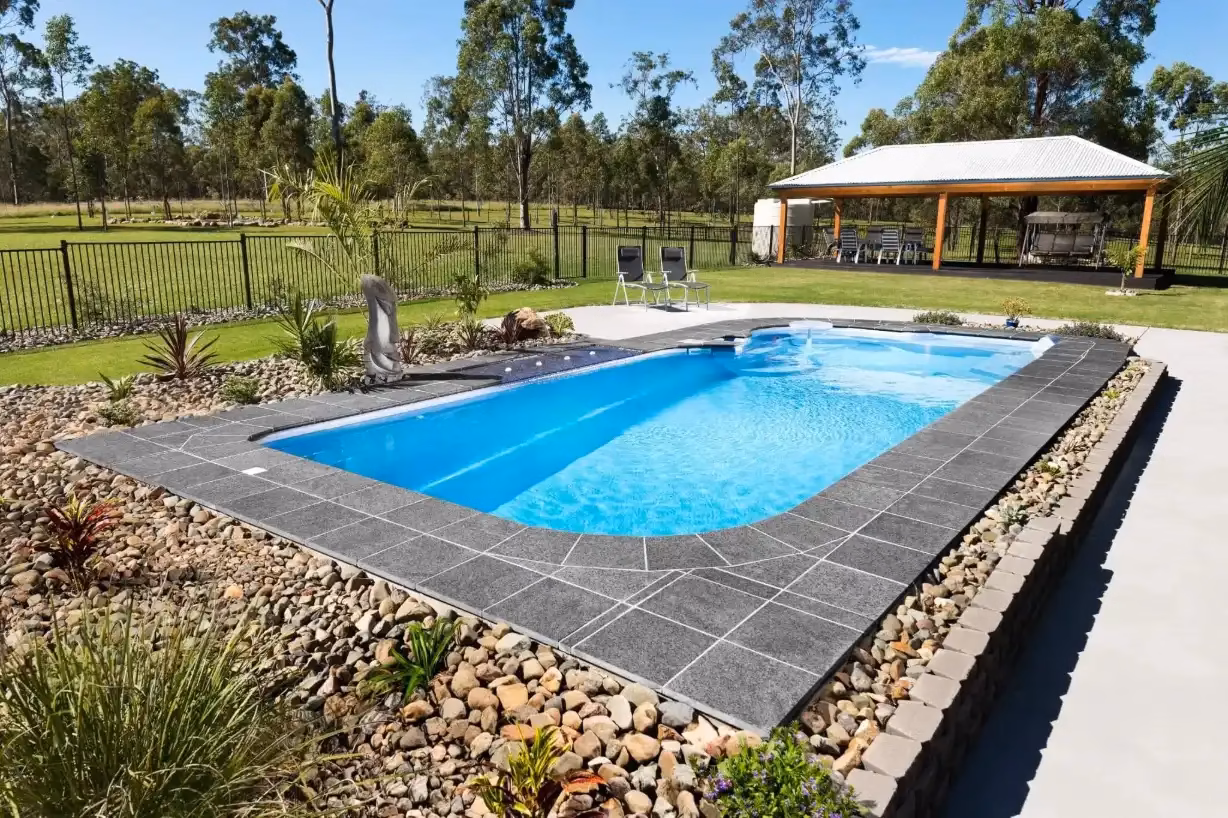 Modern pool design