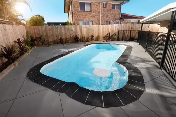 Modern pool design