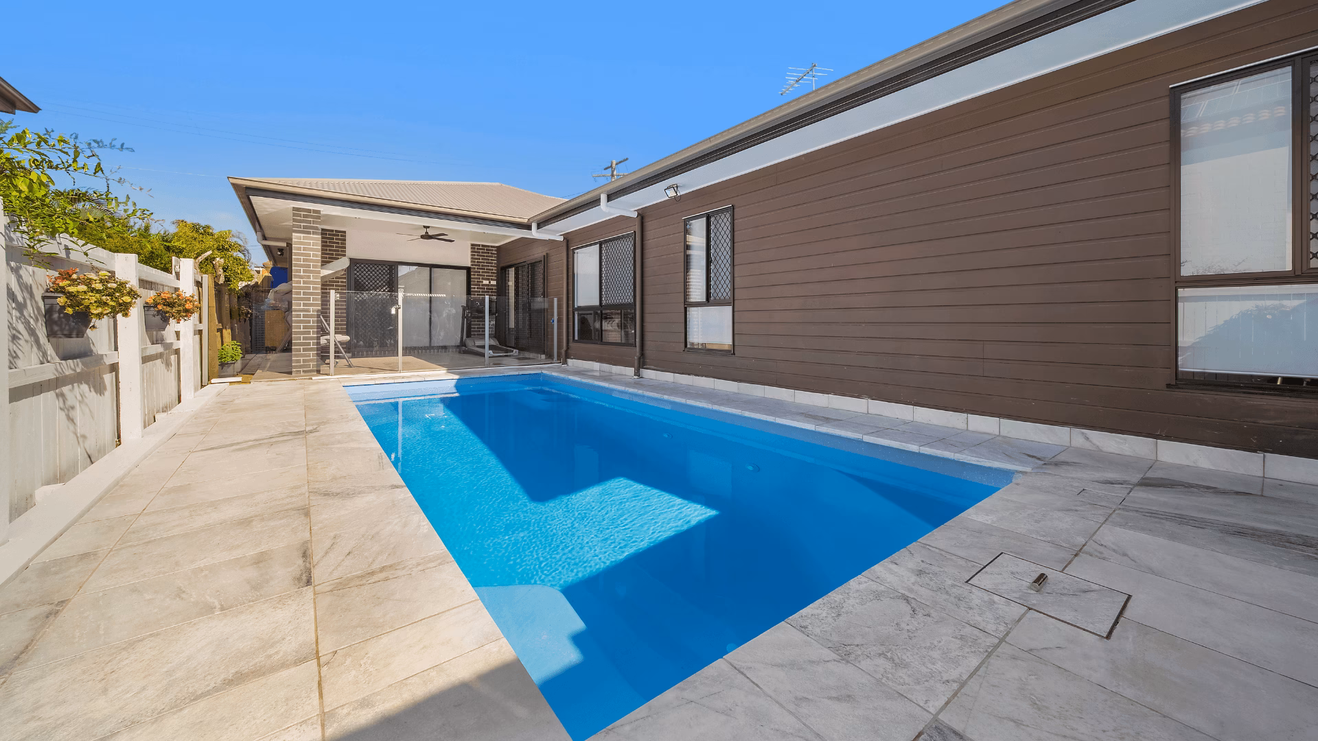 Modern pool design