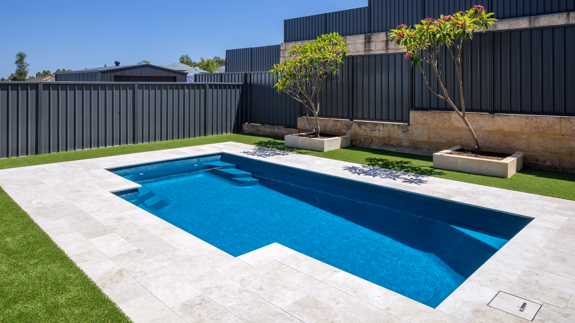 Modern pool design