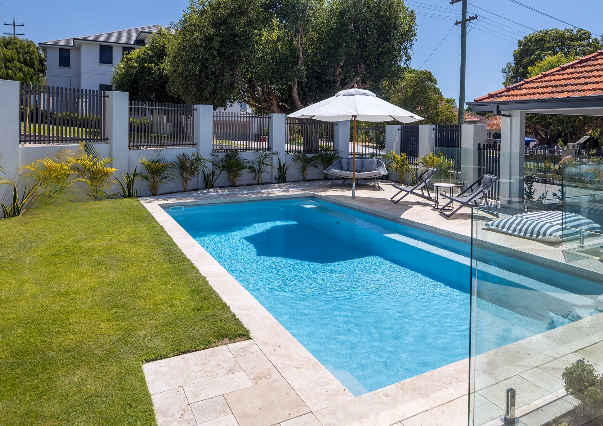 Premium pool landscape